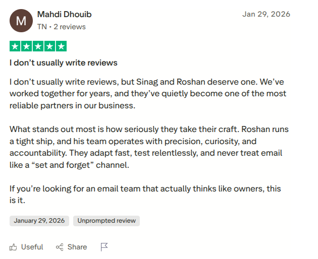 Five-star Trustpilot review from Mahdi Dhouib highlighting Sinag's precision and accountability.