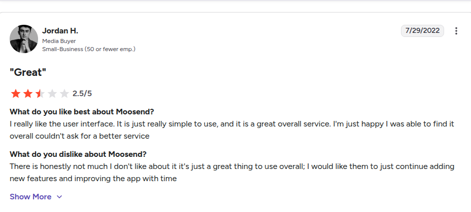 A critical 2.5-star review from a Moosend user highlighting challenges.