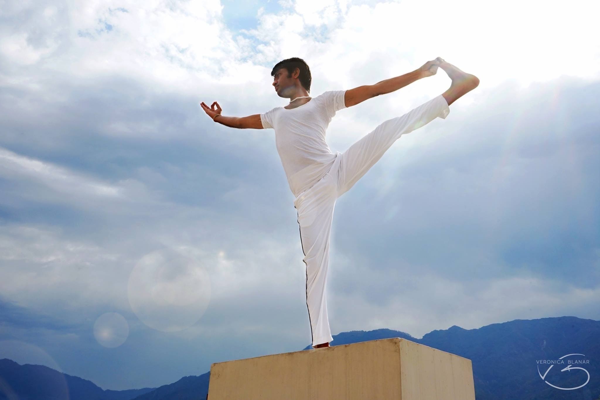 The Best Online Yoga Classes From Expert Yogis Based In India’s Spiritual Center