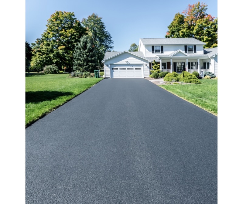 Get Asphalt Sealcoating Protection For Your Business Parking Lot In Oak Hill, TN