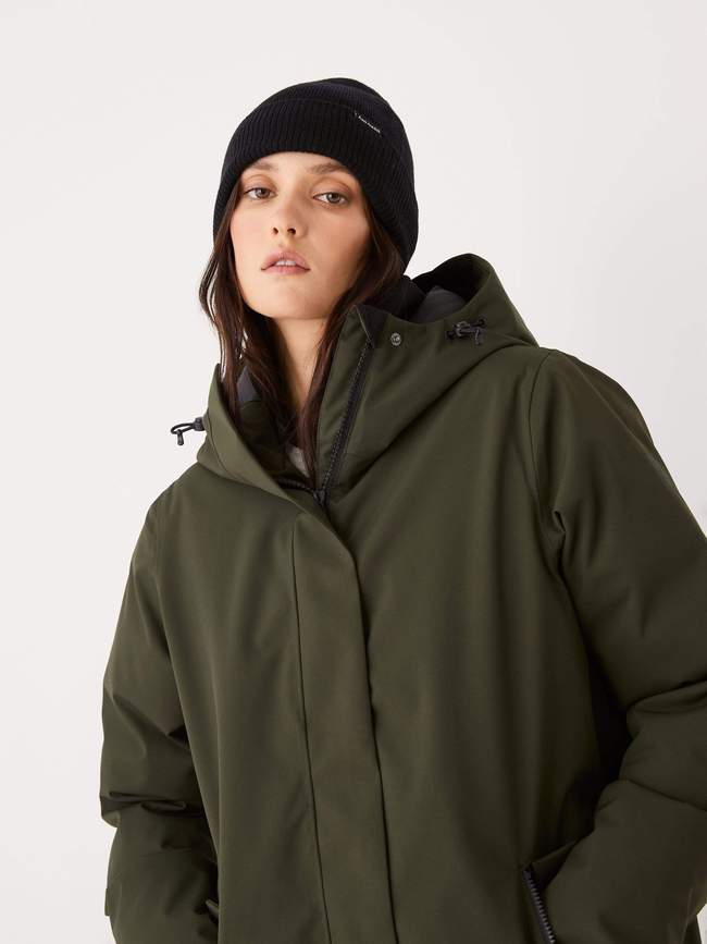 Best Women's Waterproof Parka Coats To Keep You Warm In Canada's Extreme Winters