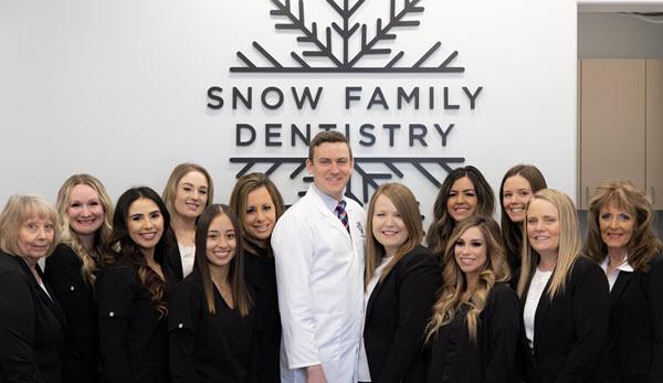 This Mesa, AZ Dental Clinic Fixes Crooked Teeth With Invisalign Clear Aligners