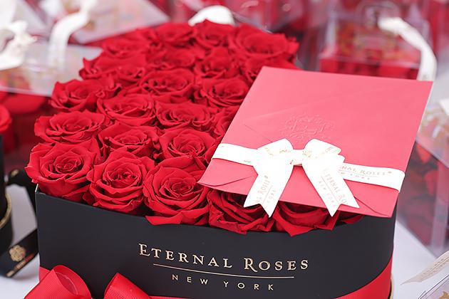 Corporate Flower Boxes With Long-Lasting Ecuadorian Roses | Employee Gift Ideas