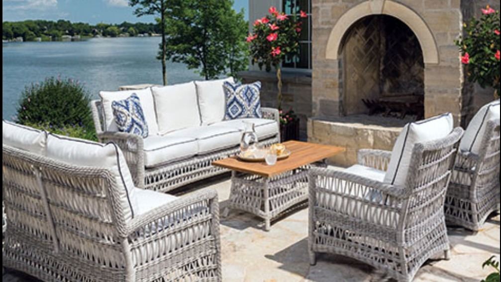 These American Handcrafted Aluminum Patio Dining Sets Suit Every Outdoor Space