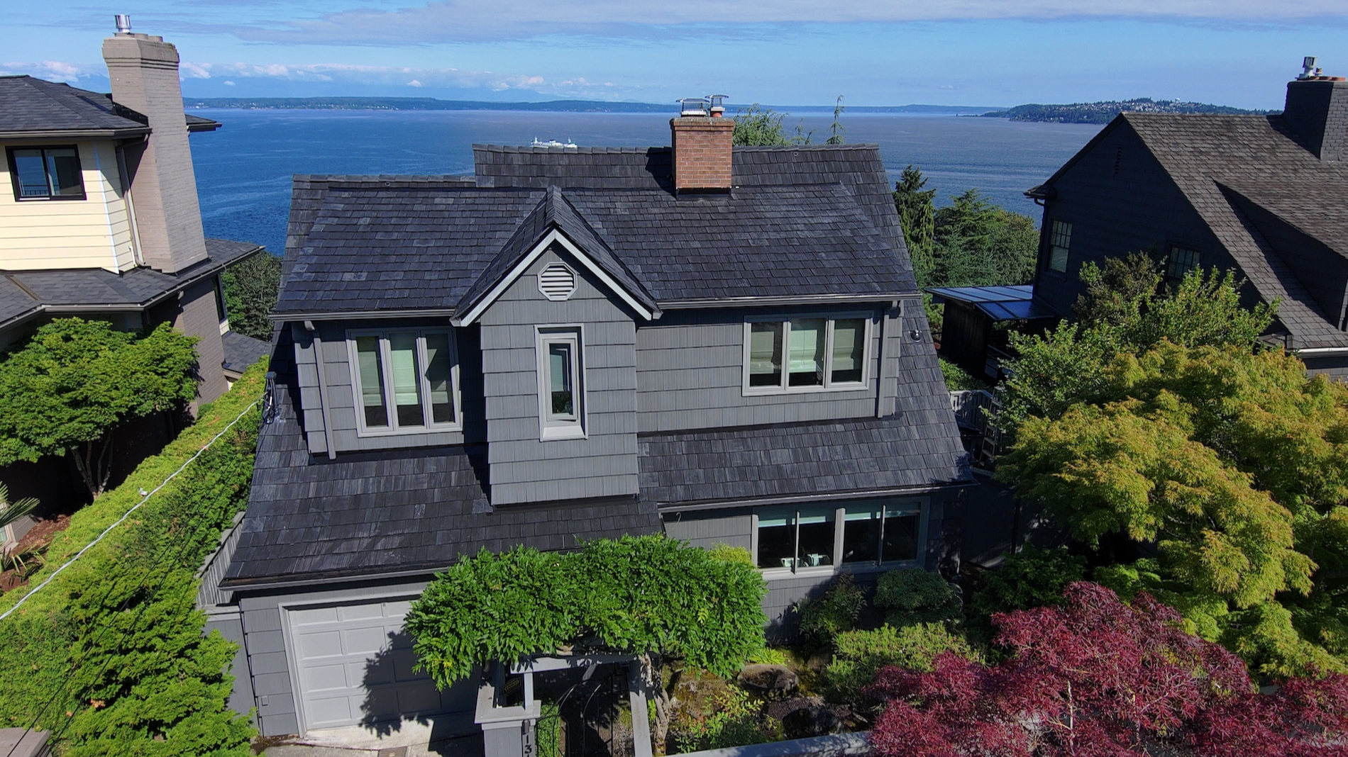 Get A Composite Roof Replacement in Kirkland With This Local Roof Installer