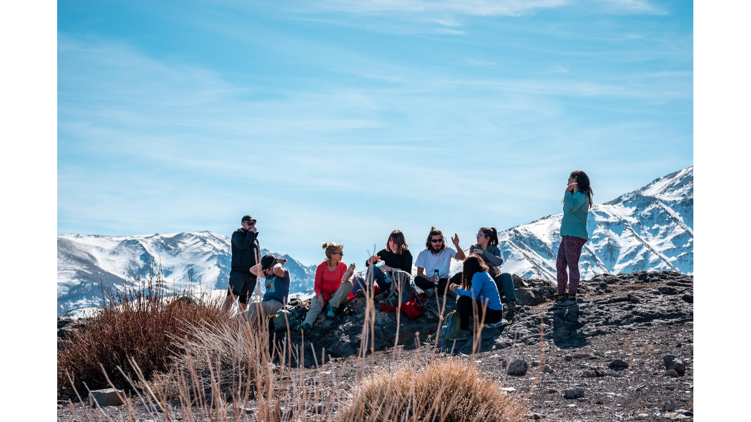 Hiking Essentials Checklist: Gear, Clothing & Hydration for Day Hikers