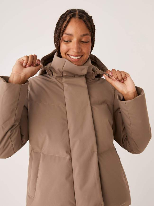 This Winter's Most Stylish Waterproof Women’s Short White Puffer Jacket In Canada