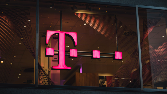 This Telecom Expert Explains How T-Mobile 5G Internet Could Reduce Your Costs