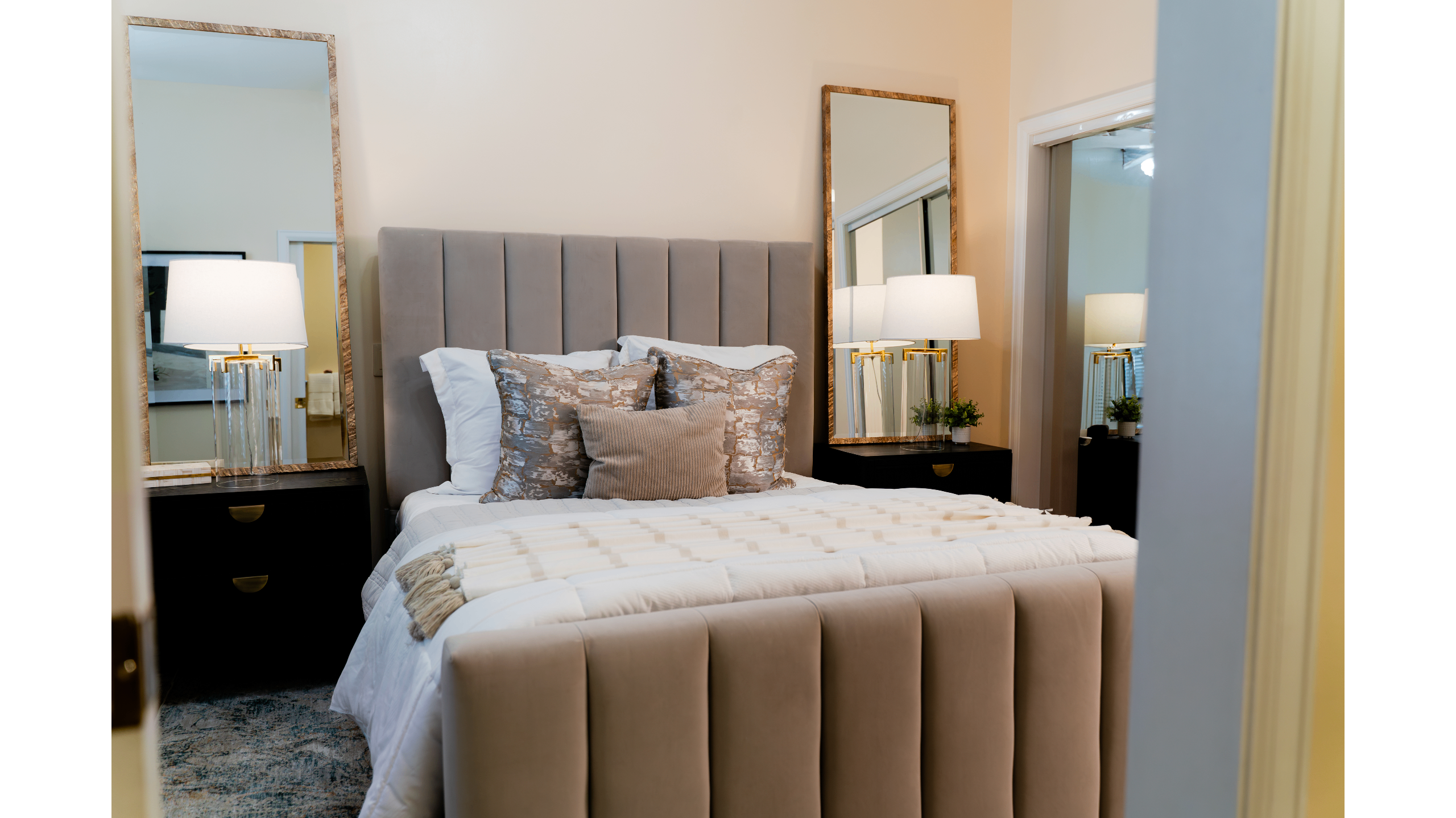 Senior Assisted Living Apartments in Houston: Why 52 Units Feels Like Family