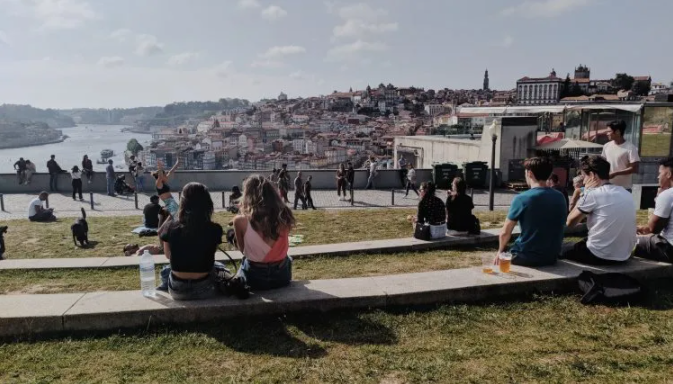 Read 2022's Top Porto, Portugal Travel Guide For Digital Nomads & Remote Workers