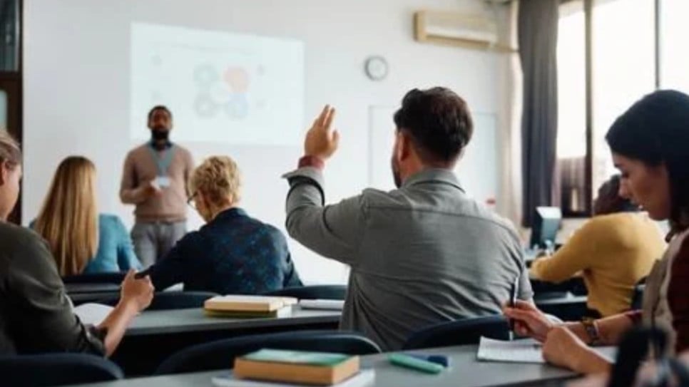 BCOM in Business Management: Top 10 Jobs You Can Get After Graduation