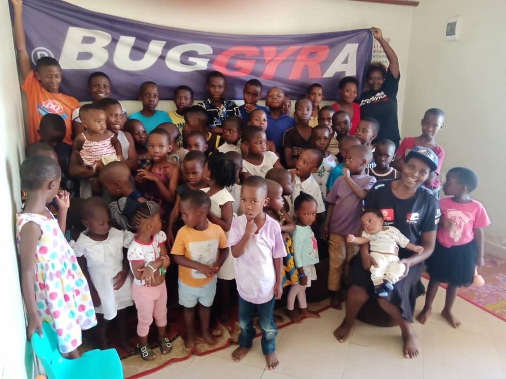 Dakar sistaz: Support to orphanage in Uganda