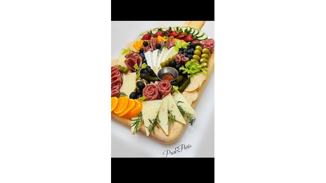 Cooper City Floral Charcuterie Board | Party Centerpiece Delivery Announced – Digital Journal