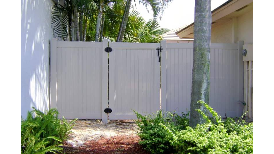 Top Winter Haven Vinyl Fence Installer Upgrades Your Yard With Custom Designs