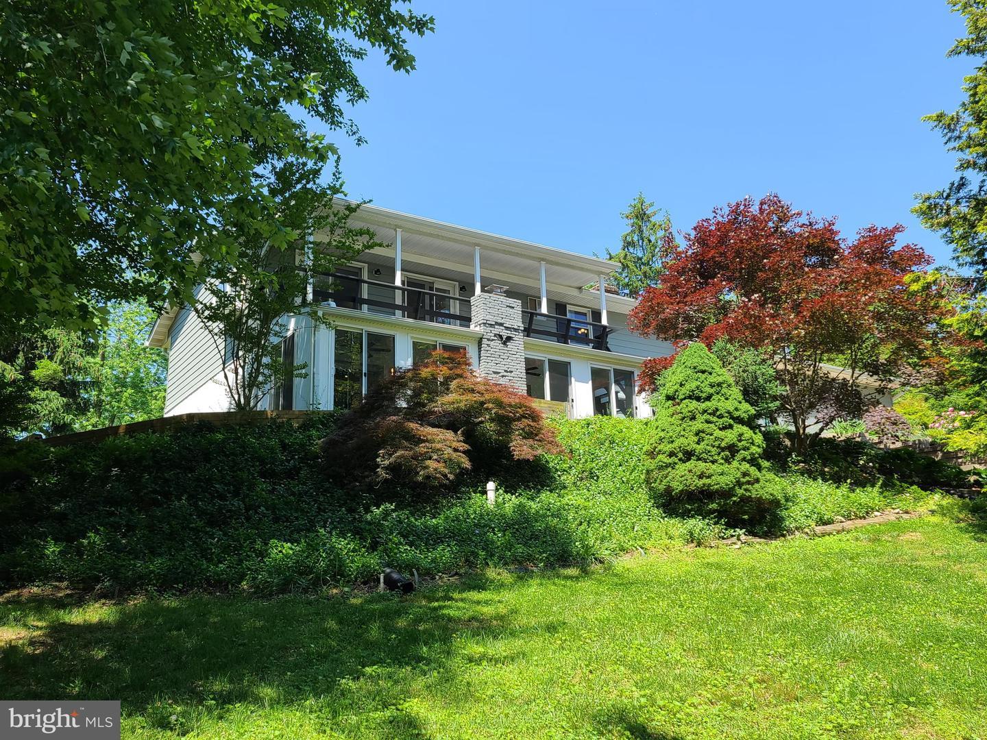 St. Margaret's, Annapolis 4-Bedroom Home With 3-Car Garage & Swimming Pool