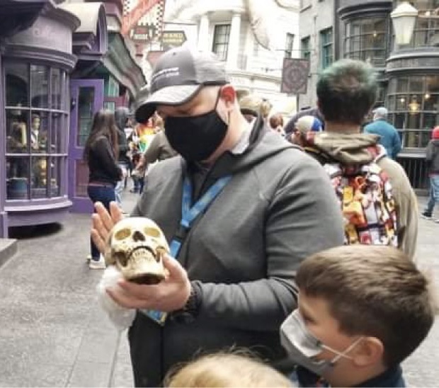 Join The Hunt At Wizarding World In Orlando & Find Hogwarts Skulls by Zane Wylie