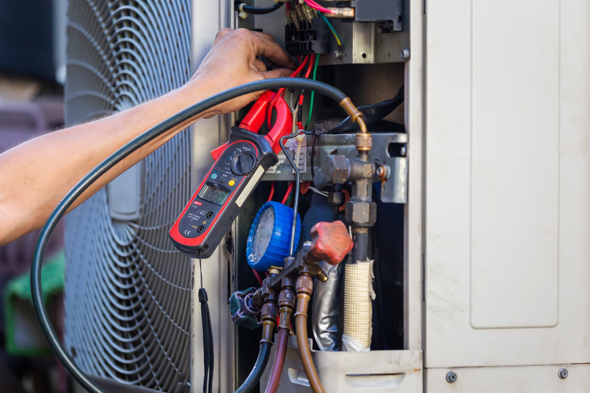 HVAC Field Service Software: How Mobile Apps Improve Response & Billing Times