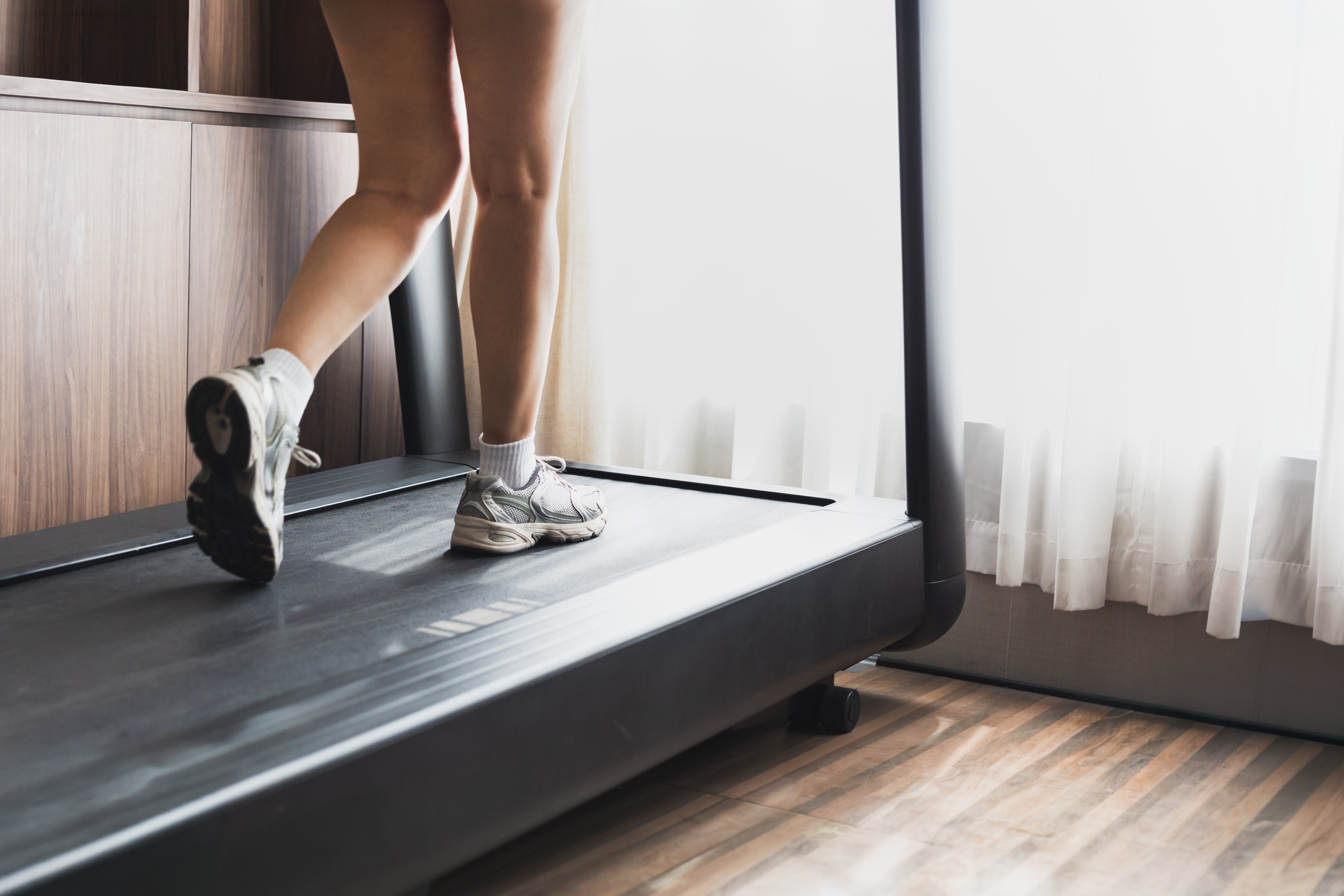 Walking Backwards on Treadmill for Knee Pain: Models Physical Therapists Use