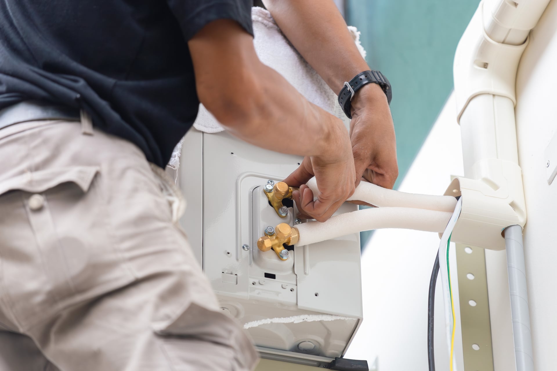 Should I Repair or Replace My Furnace? Bettendorf Heating Experts Advise