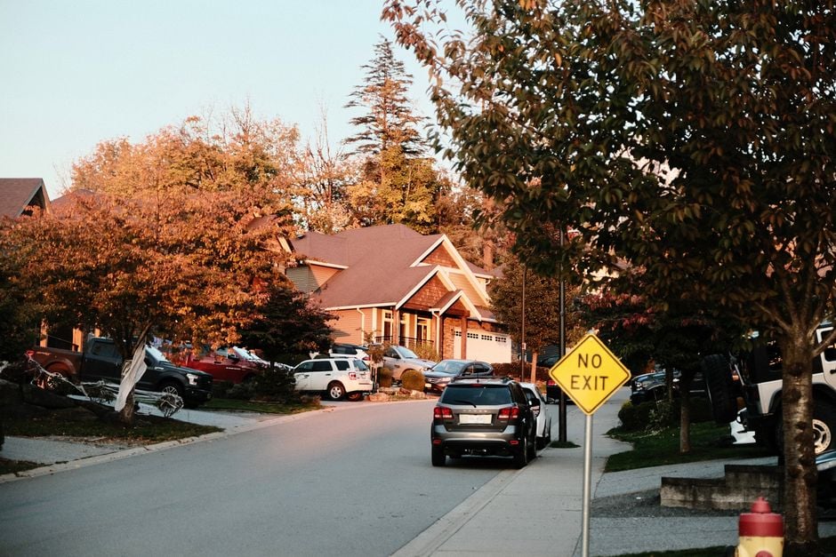 How to Research a Neighborhood Before You Buy: Questions to Ask Residents