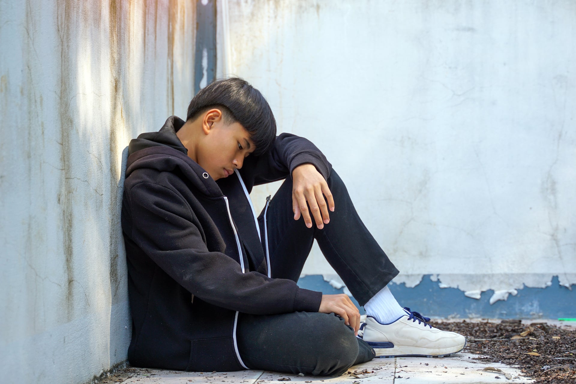 What To Do If Your Teen Is Harming Themselves: Mental Health Experts Weigh In