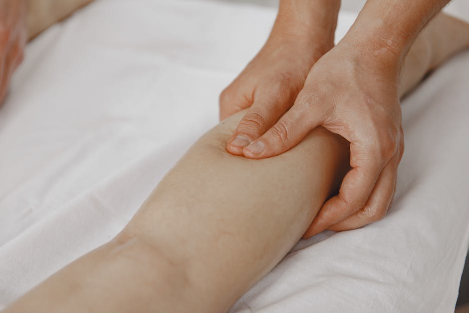 How to Reduce Edema at Home: Grounding, Soaks & Anti-Inflammatory Tips