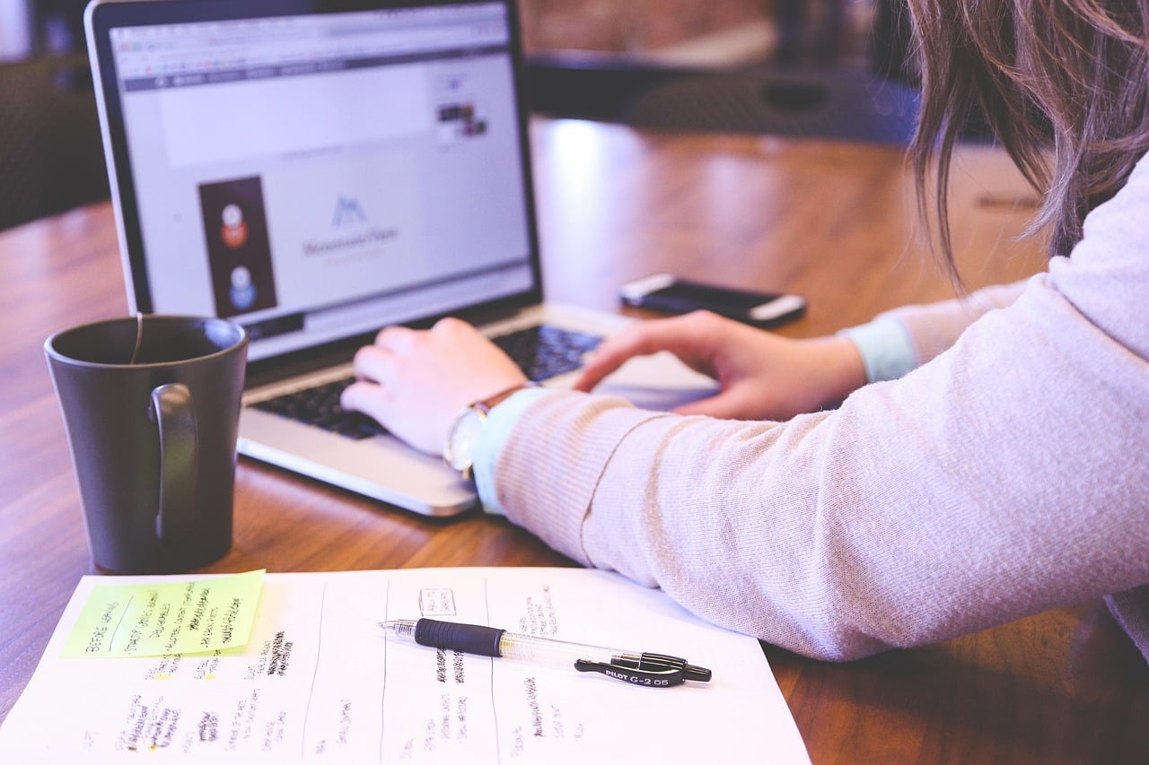 Common Press Release Types: Guide With Examples For Small Businesses