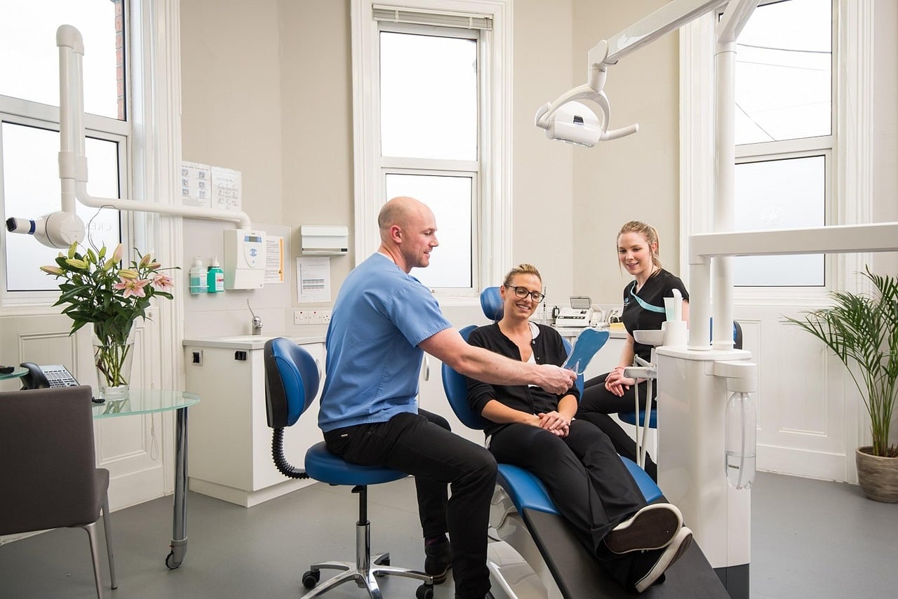 Composite Bonding in Nottingham: Price, How It Works & What to Expect