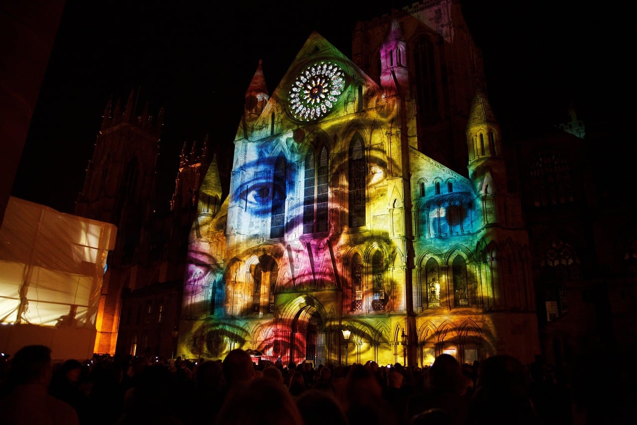 Projection Mapping for Events: What Is It & Key Considerations Before Planning