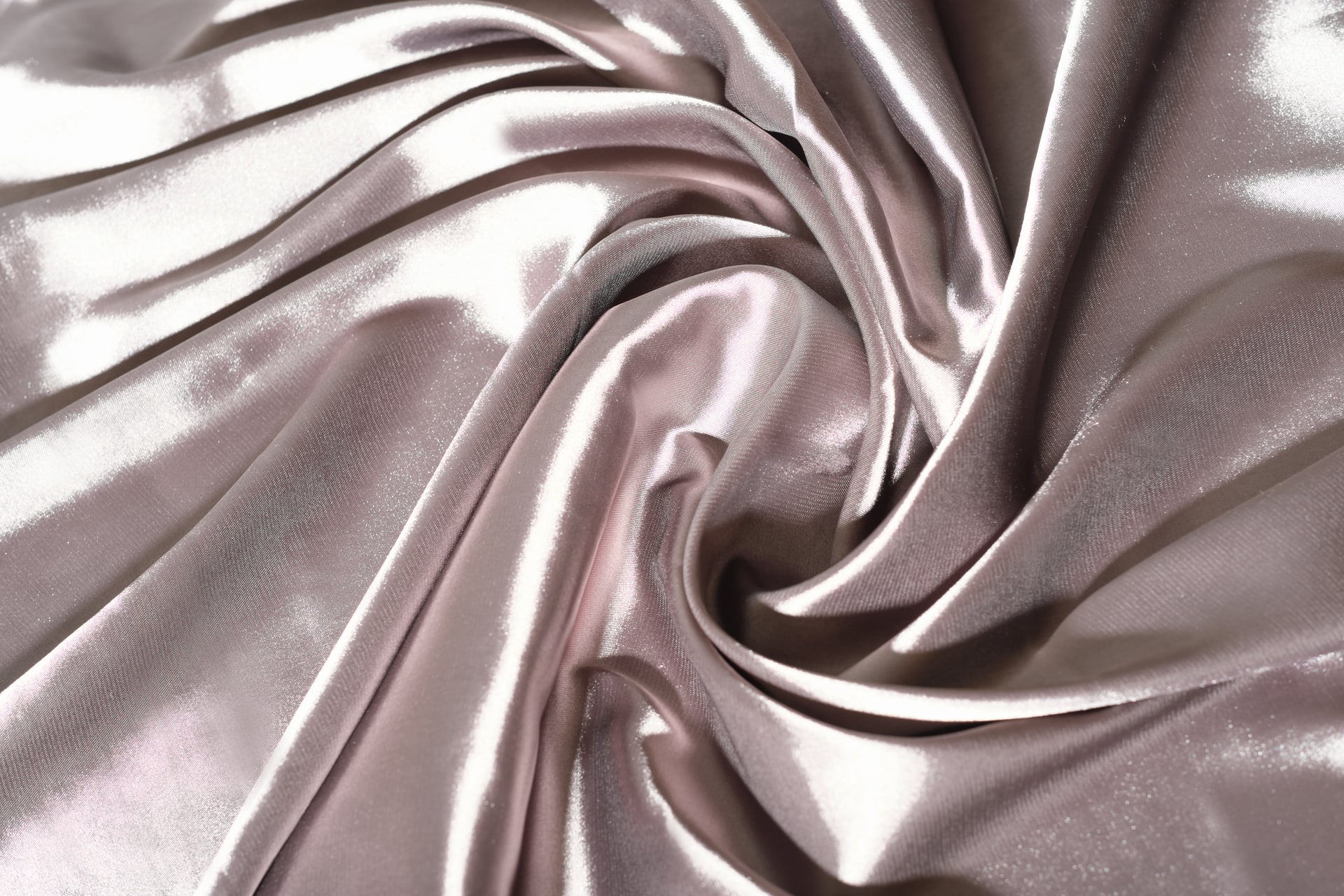 Silk Crepe vs Silk Satin: Differences, Prices, Pros & Cons