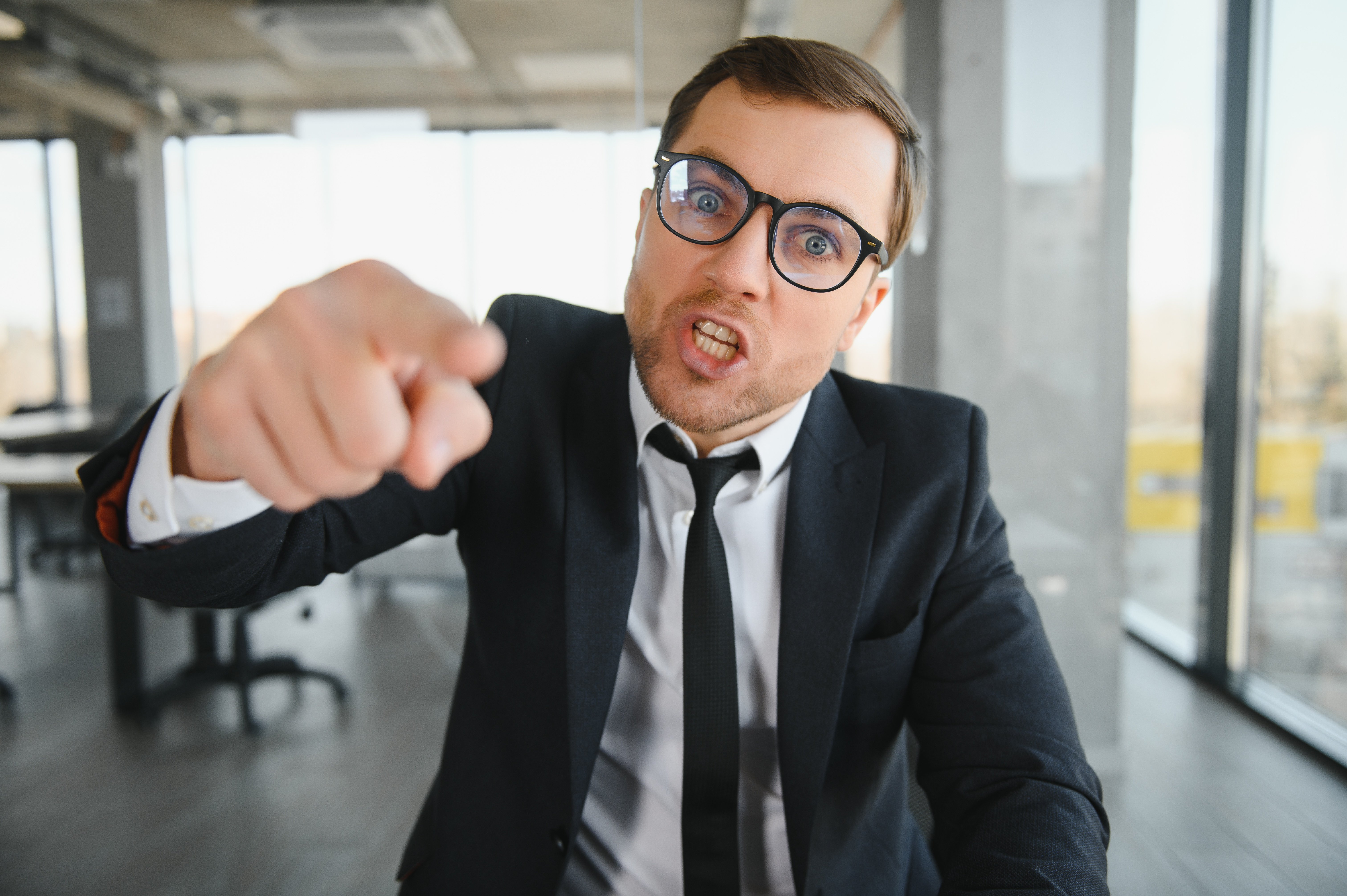 How to Stop Reacting to Triggers: Mental Strategies & Tools to Stay in Control