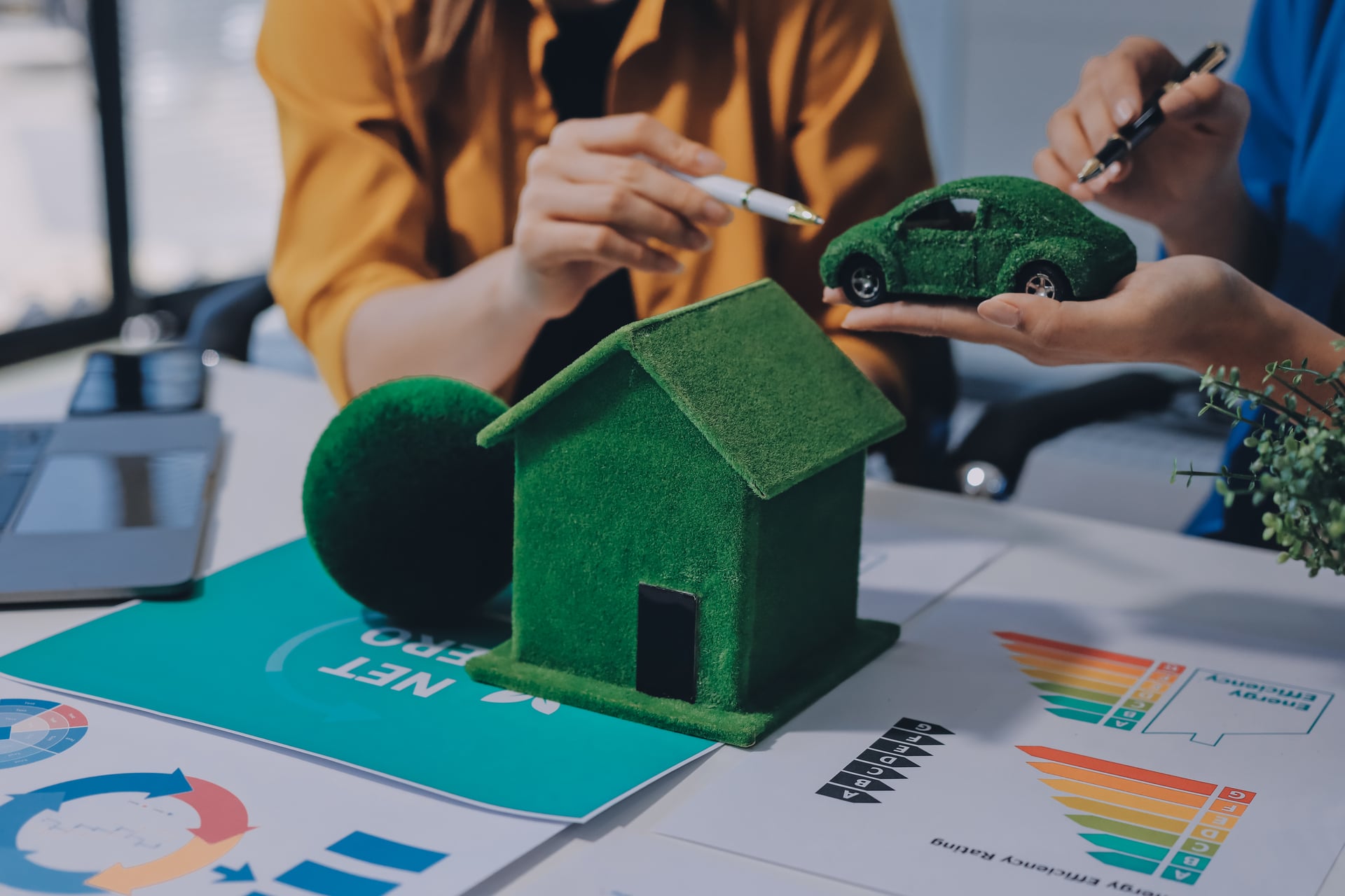 How Home And Auto Insurance Bundling Saves You Money: Colorado Experts Explain