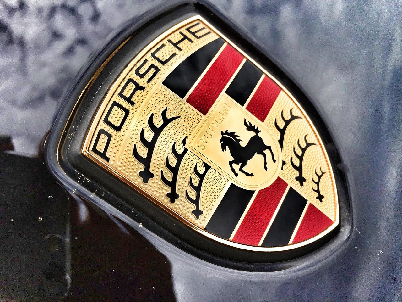 Dealership Vs. Mechanic For Porsche Maintenance: Tips From Pennsylvania Experts
