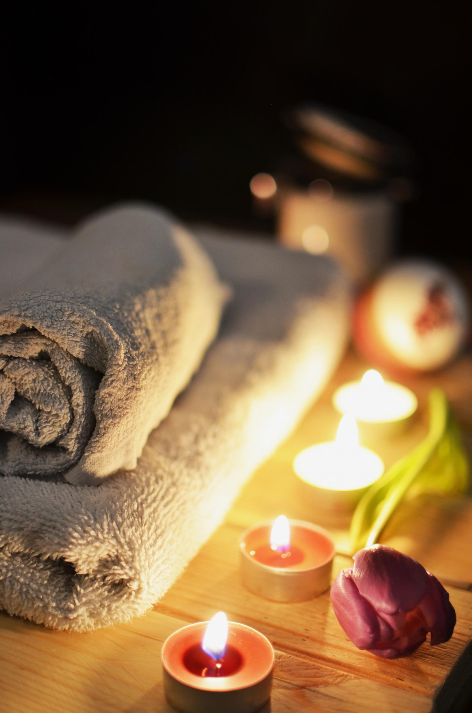 Book A Valentine’s Day Couples Massage Therapy In Madison, WI For Pampering