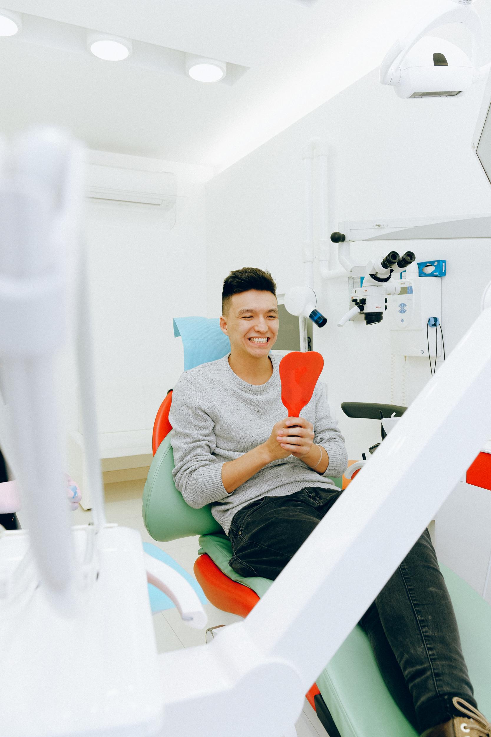 Looking For A Family Dentist In Or Near Santa Monica? Contact This Dental Clinic